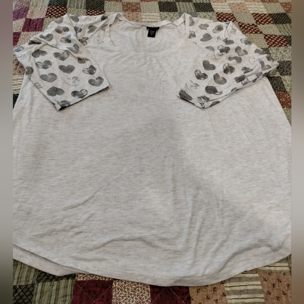 Torrid raglan tee